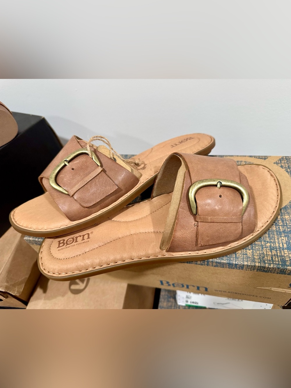 🎉LAST PIECE🎉Born Miarra Big Buckle‎ Slide Sandals - Leather